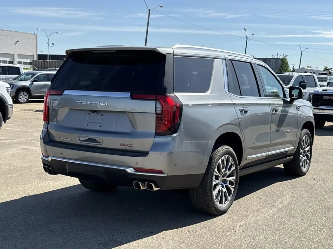 GMC Yukon снимка GMC Yukon
