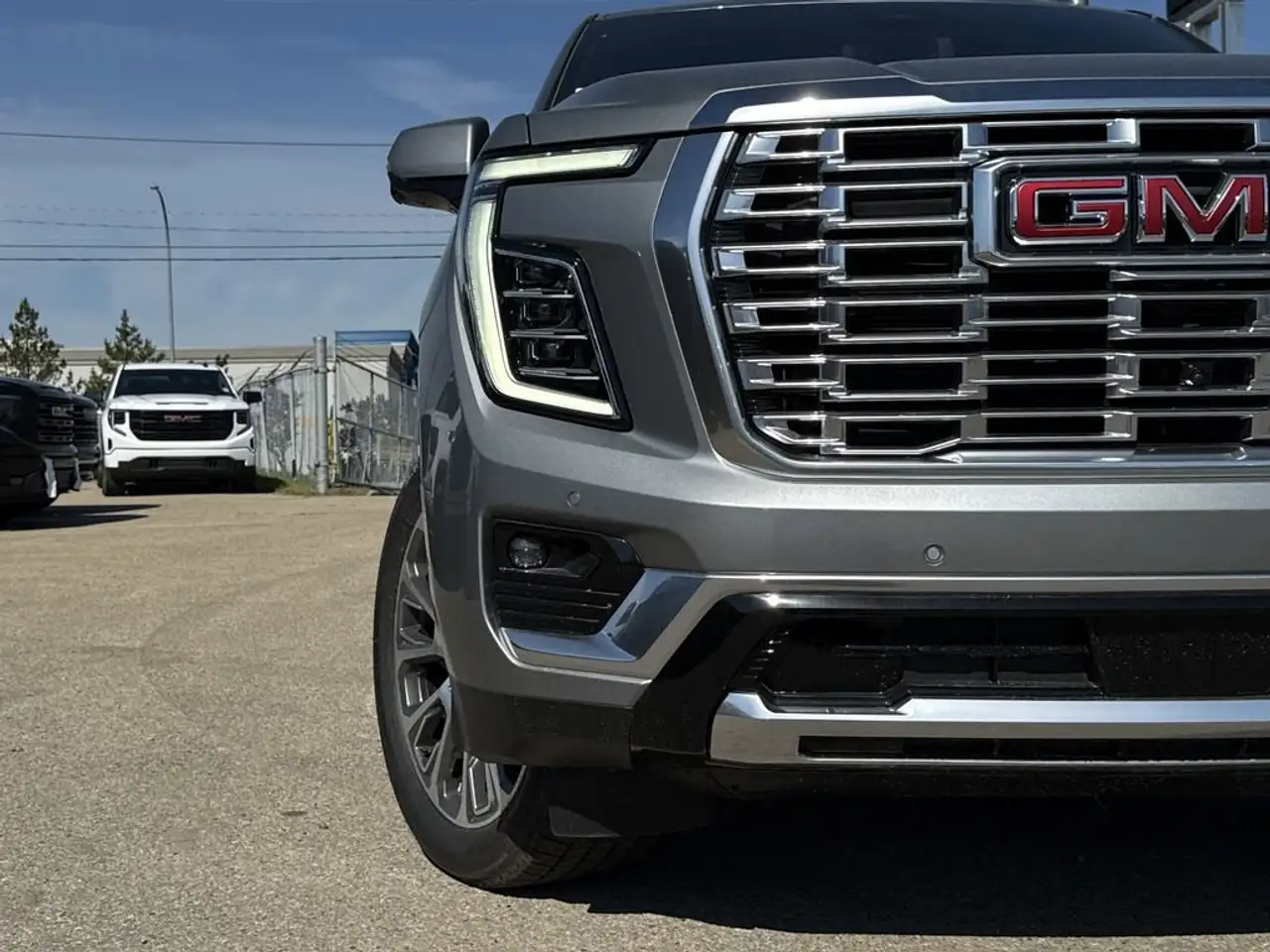 GMC Yukon снимка GMC Yukon