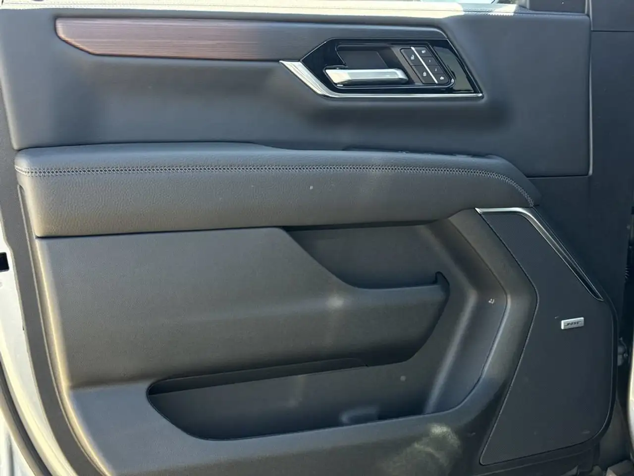 GMC Yukon снимка GMC Yukon