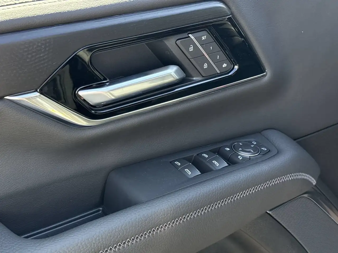 GMC Yukon снимка GMC Yukon