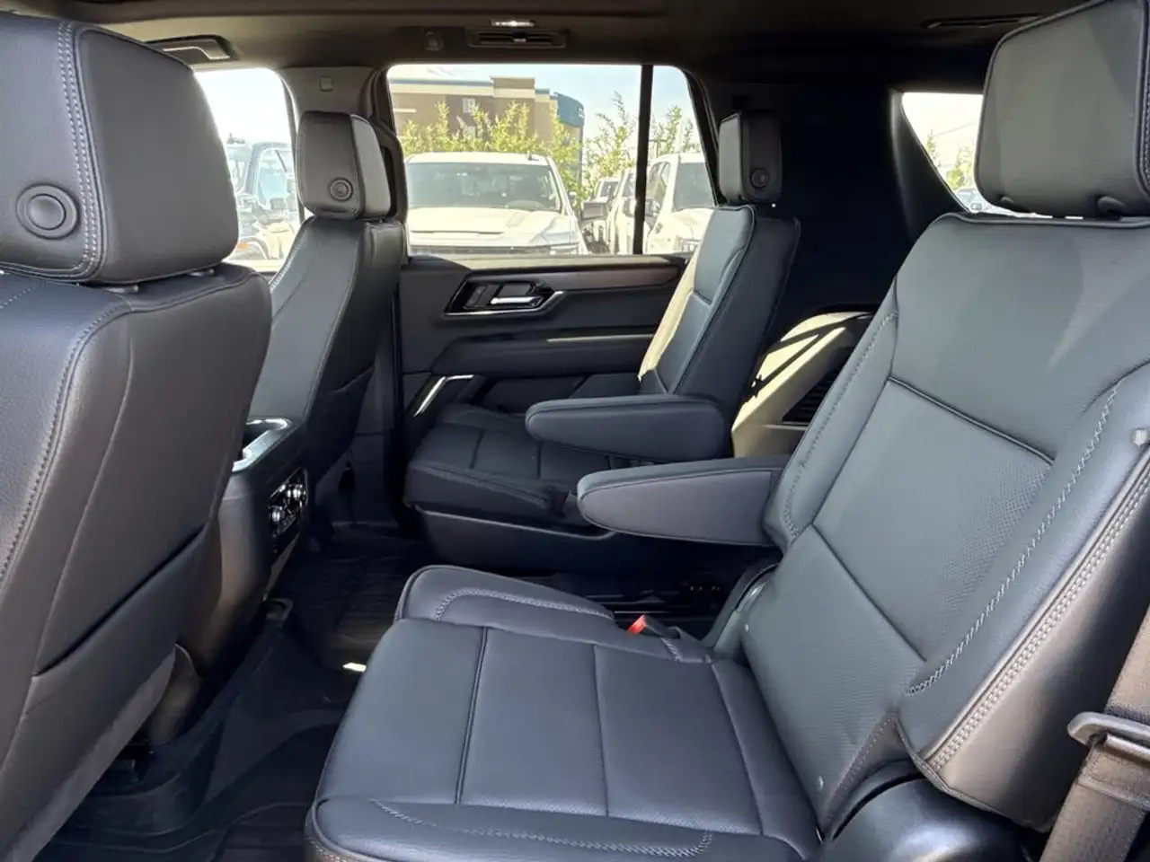 GMC Yukon снимка GMC Yukon