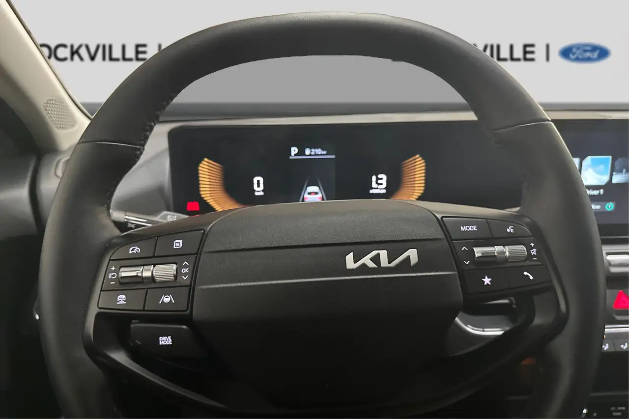 Kia K4 снимка Kia K4
