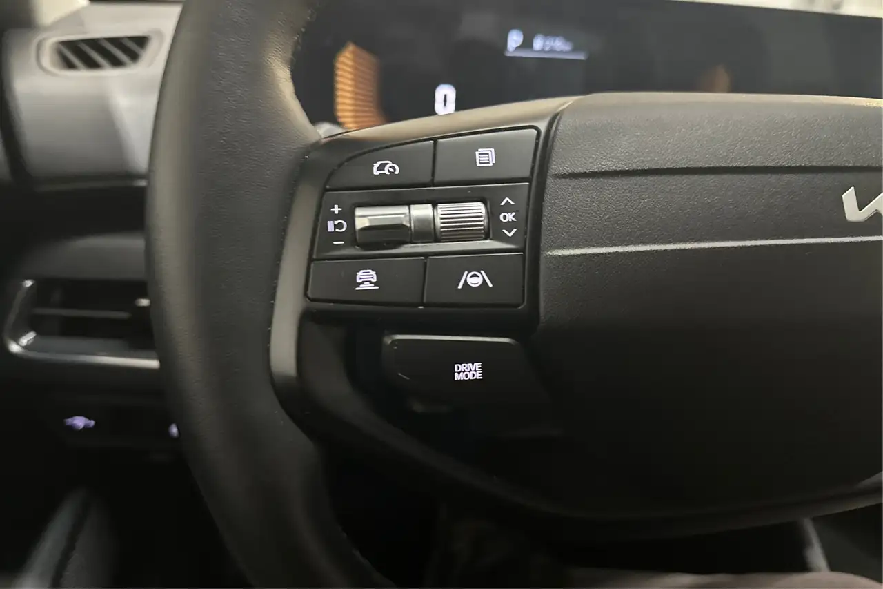 Kia K4 снимка Kia K4