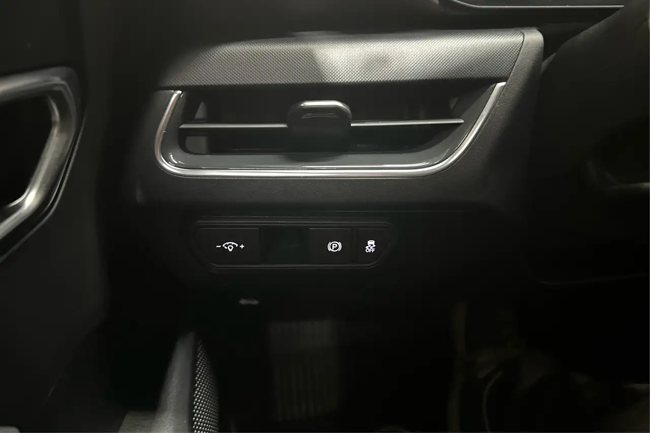 Kia K4 снимка Kia K4