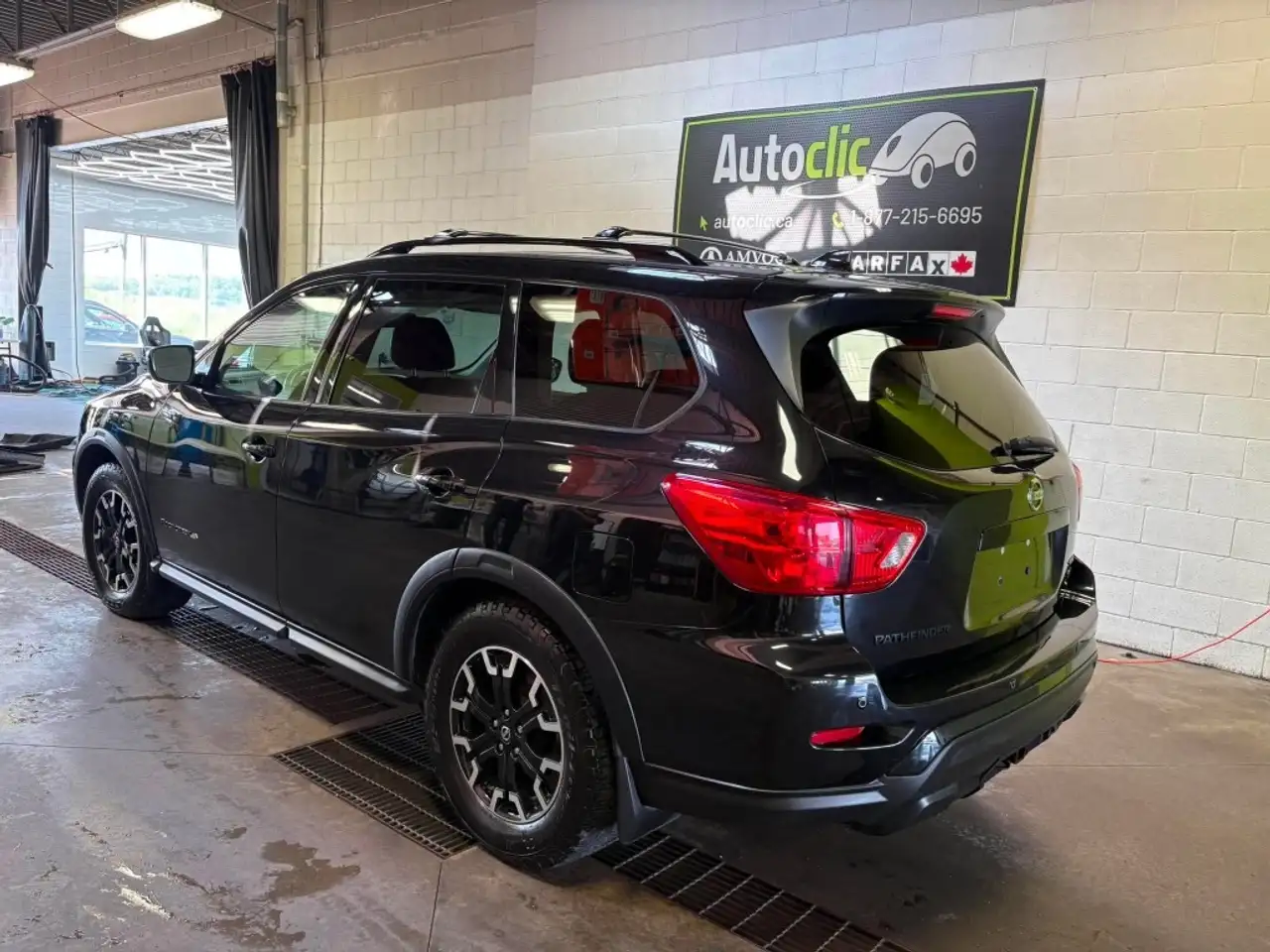 Nissan Pathfinder photo Nissan Pathfinder