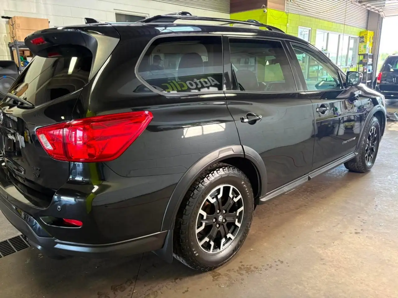 Nissan Pathfinder photo Nissan Pathfinder