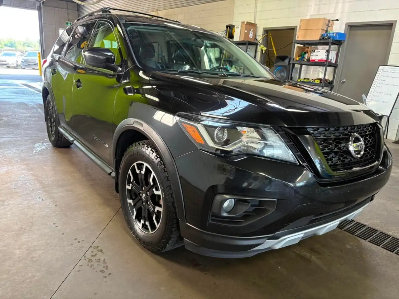 Nissan Pathfinder photo Nissan Pathfinder