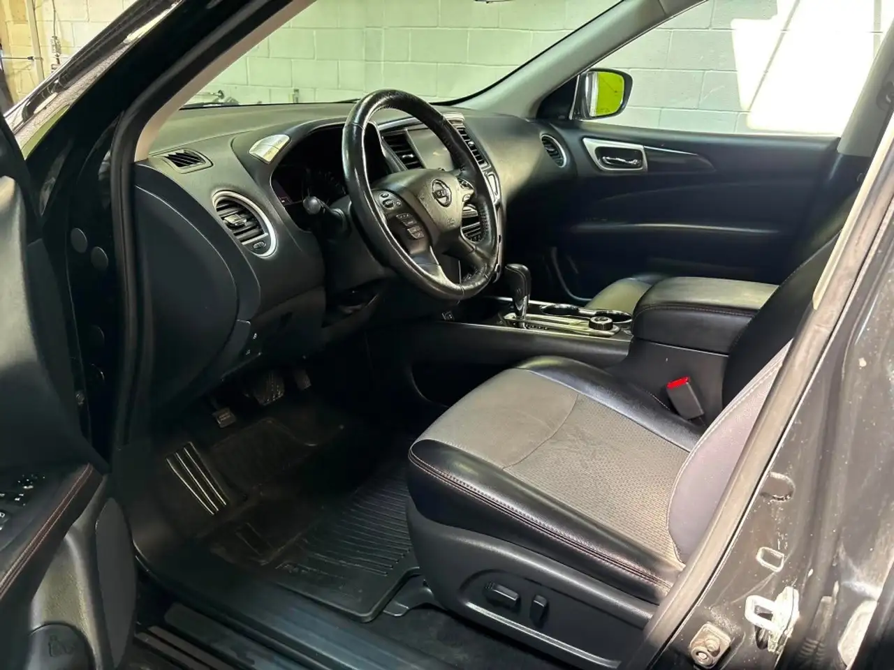 Nissan Pathfinder photo Nissan Pathfinder