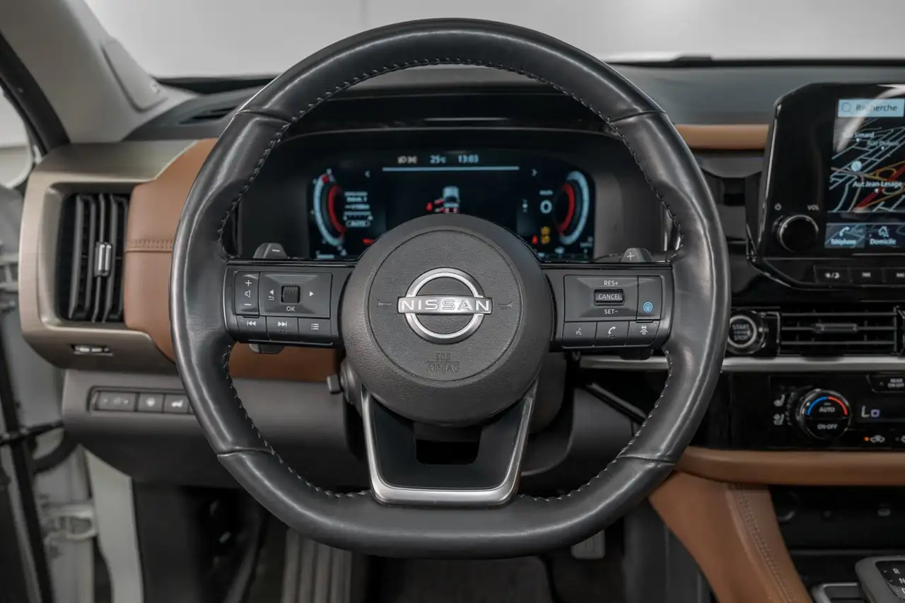 Nissan Pathfinder photo Nissan Pathfinder