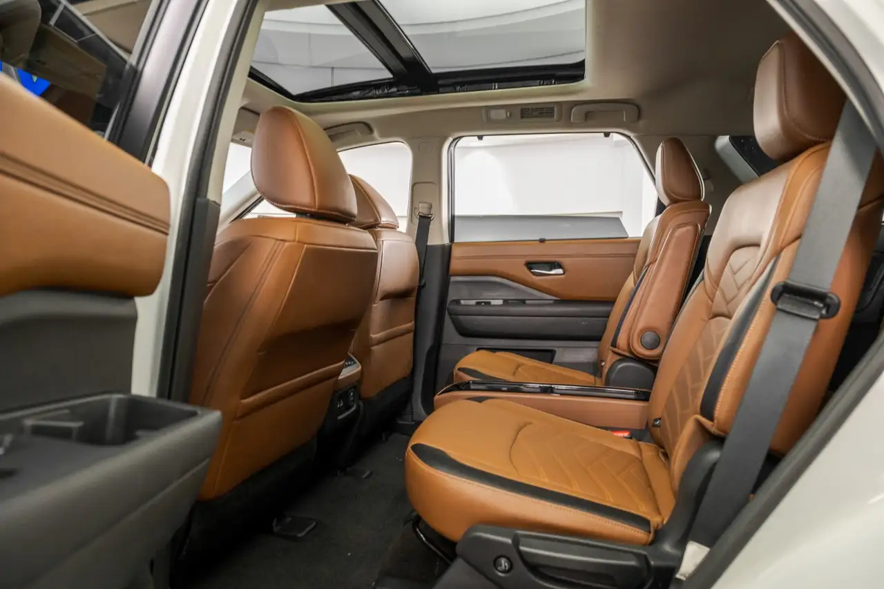 Nissan Pathfinder photo Nissan Pathfinder