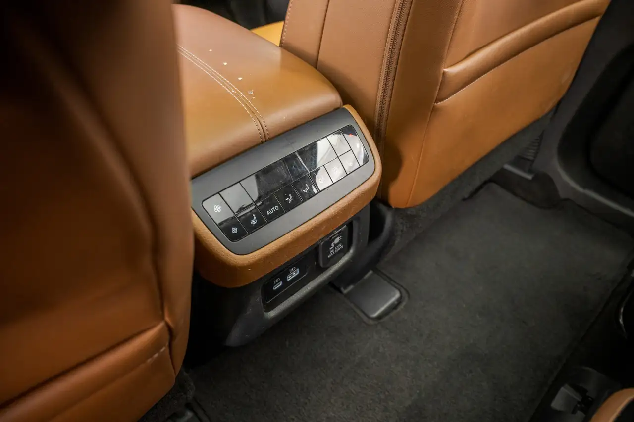 Nissan Pathfinder photo Nissan Pathfinder