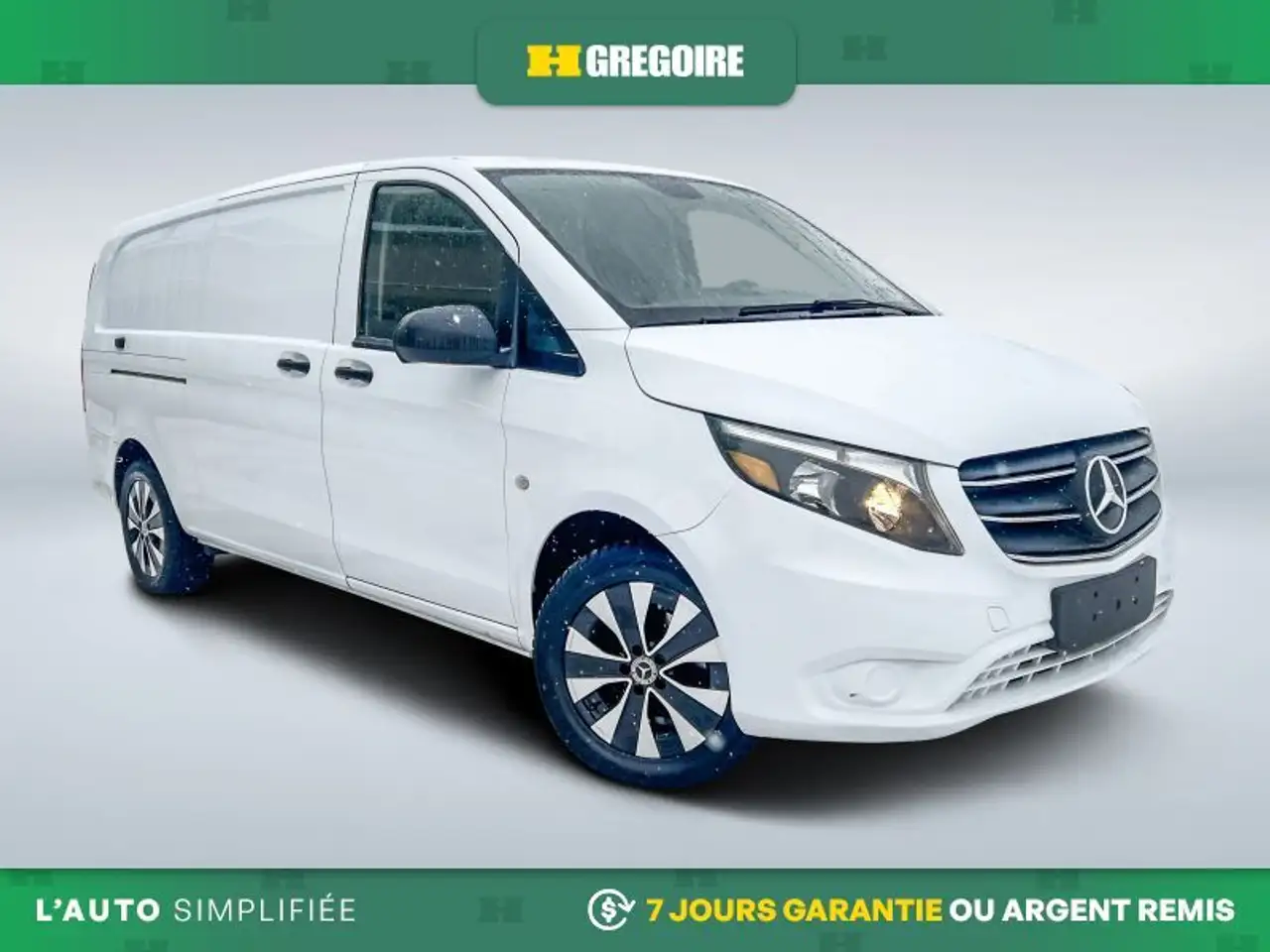 Mercedes-Benz Metris Passenger Van photo Mercedes-Benz Metris Passenger Van