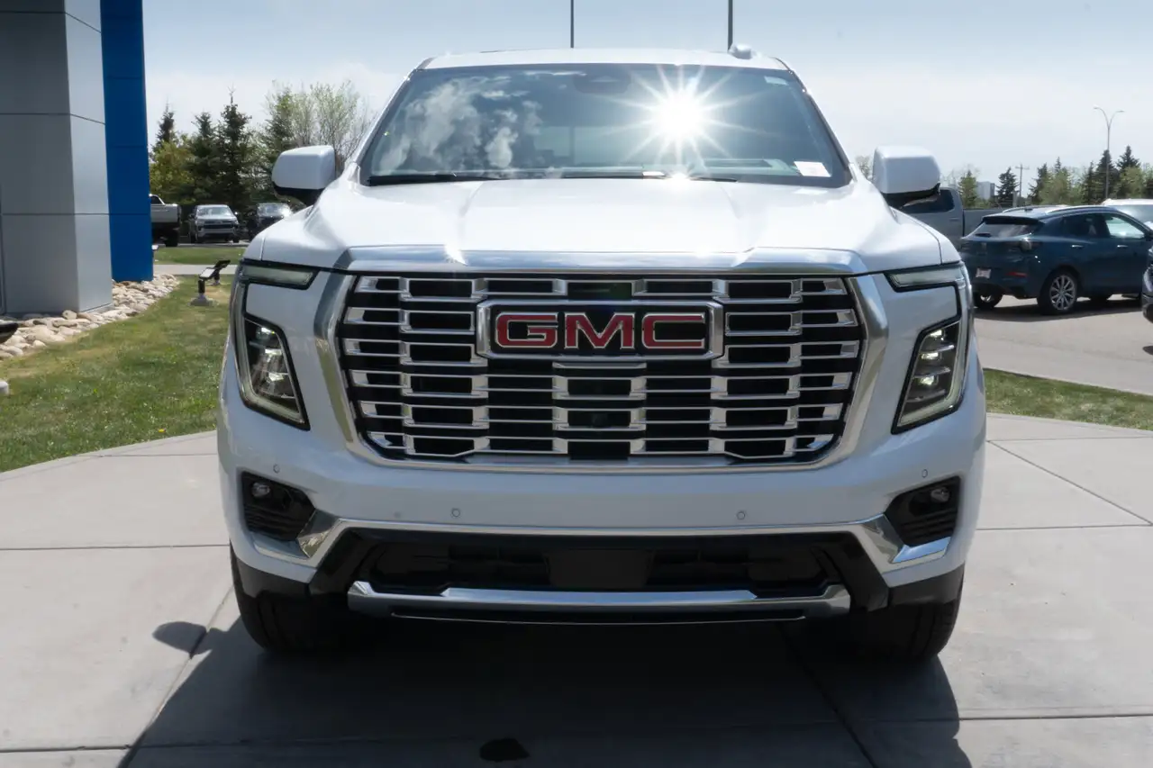 GMC Yukon снимка GMC Yukon