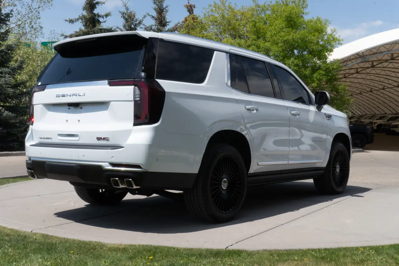 GMC Yukon снимка GMC Yukon
