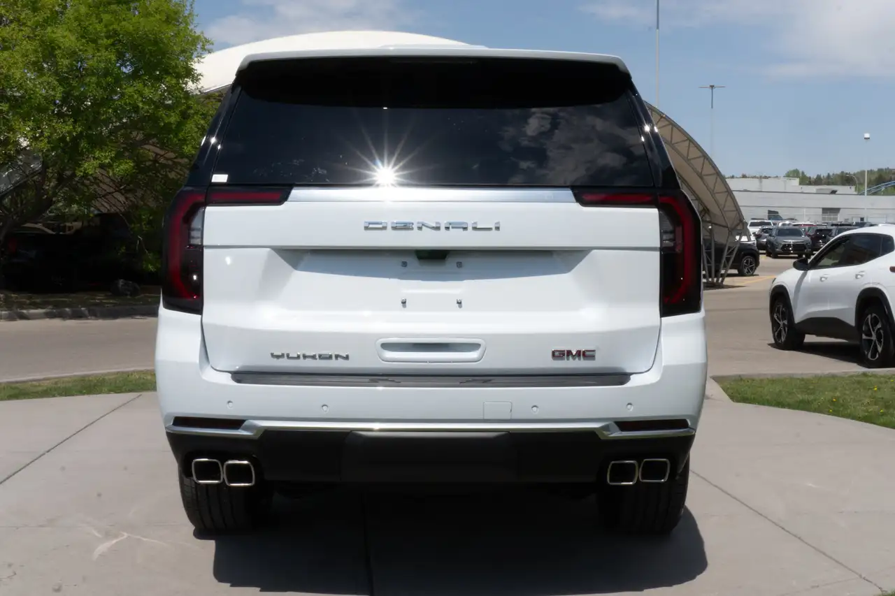 GMC Yukon снимка GMC Yukon