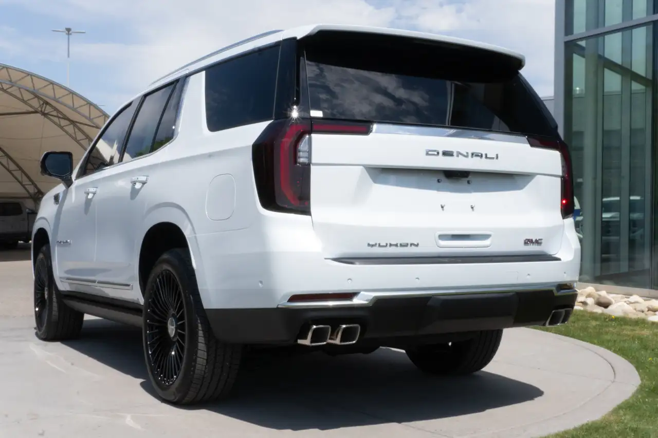 GMC Yukon снимка GMC Yukon