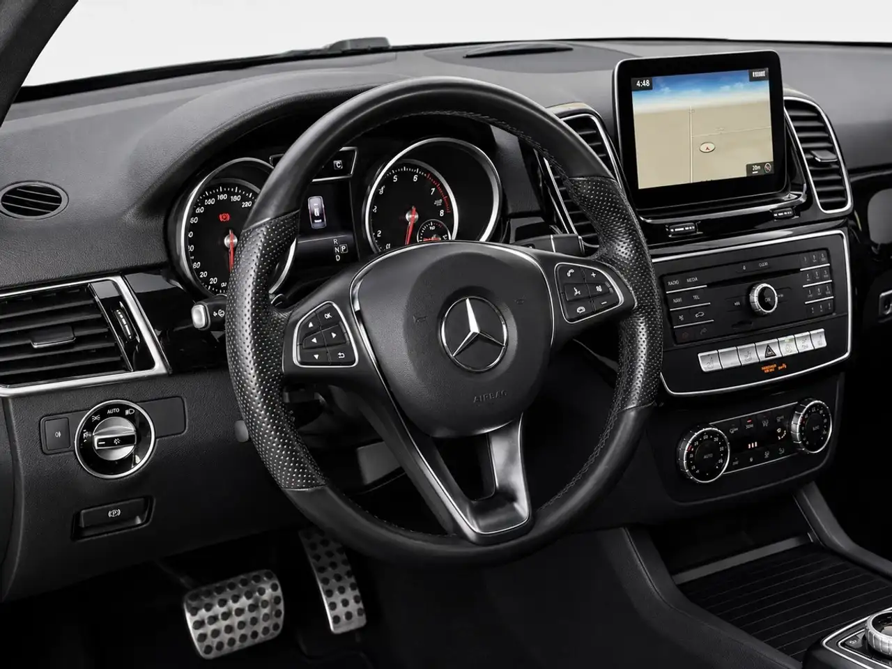 Mercedes-Benz GLE снимка Mercedes-Benz GLE