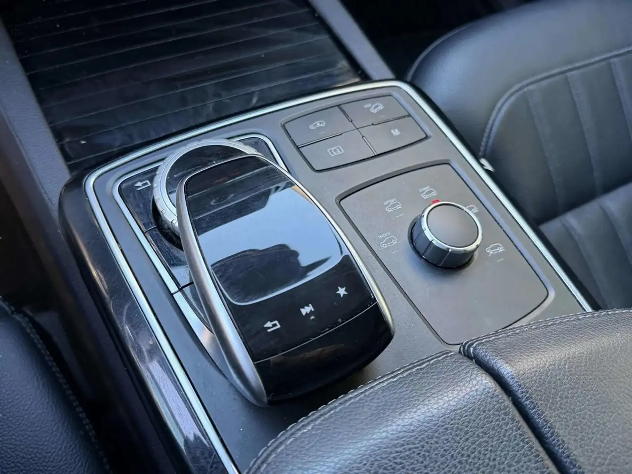 Mercedes-Benz GLE снимка Mercedes-Benz GLE