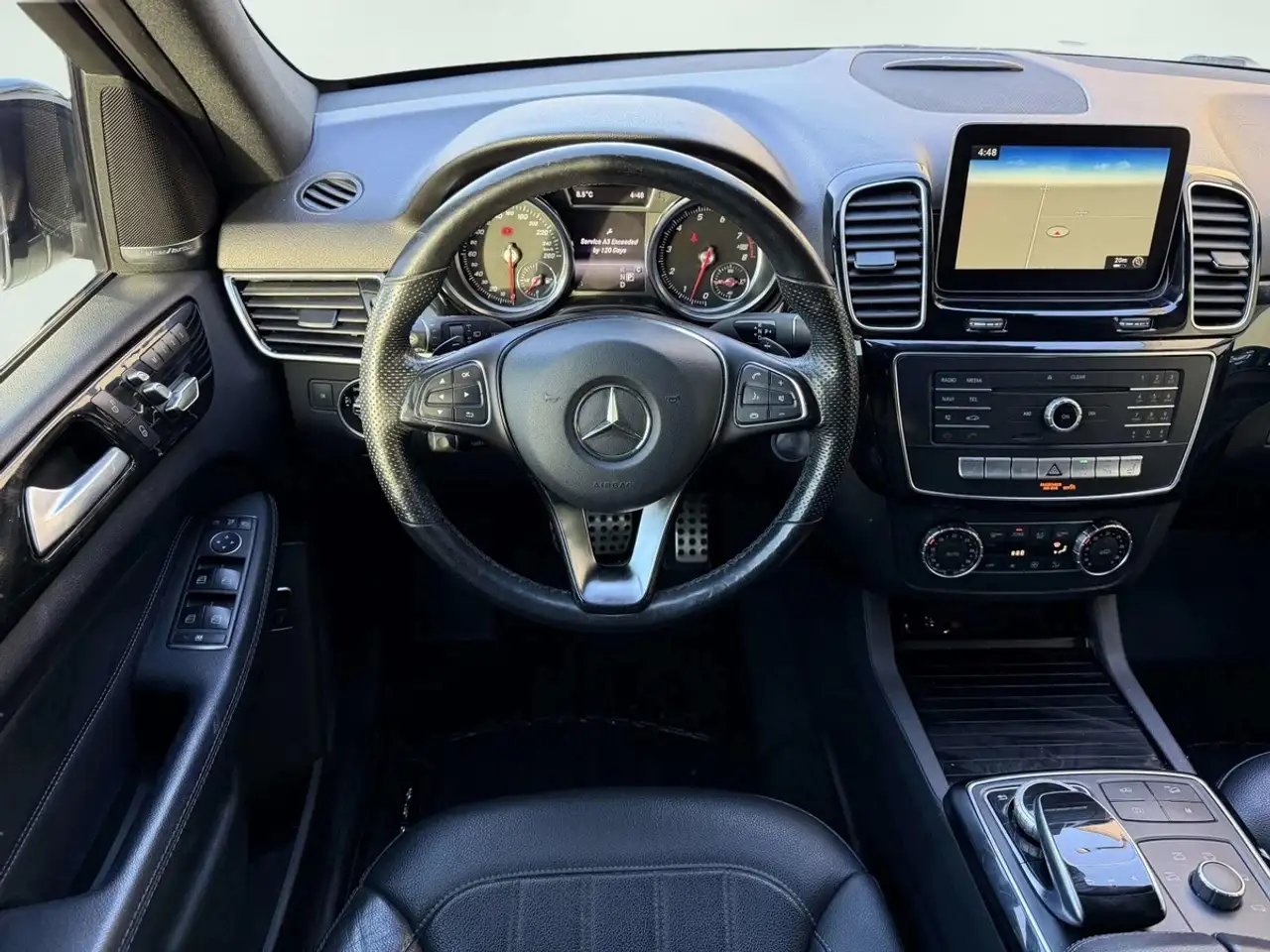 Mercedes-Benz GLE снимка Mercedes-Benz GLE