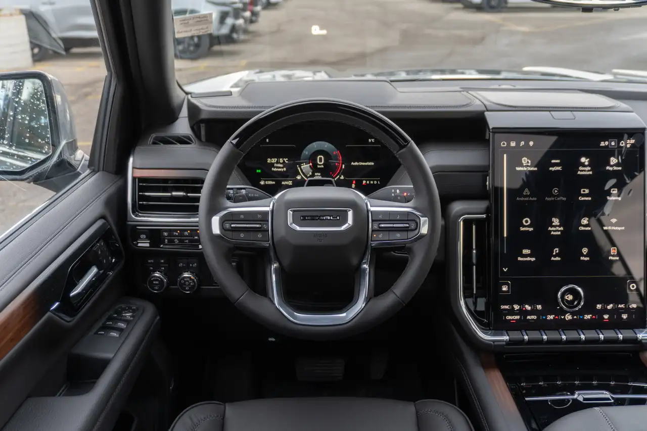 GMC Yukon снимка GMC Yukon
