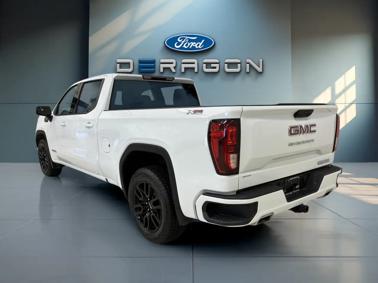 GMC Sierra 1500 снимка GMC Sierra 1500