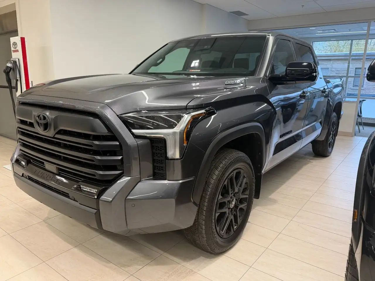Toyota Tundra снимка Toyota Tundra