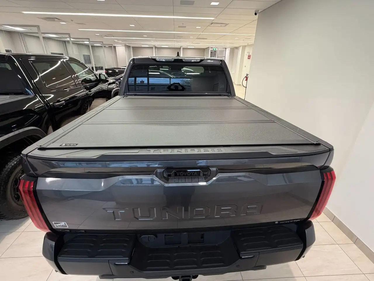 Toyota Tundra снимка Toyota Tundra