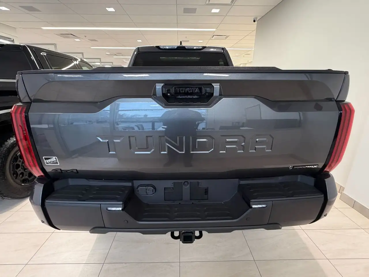 Toyota Tundra снимка Toyota Tundra
