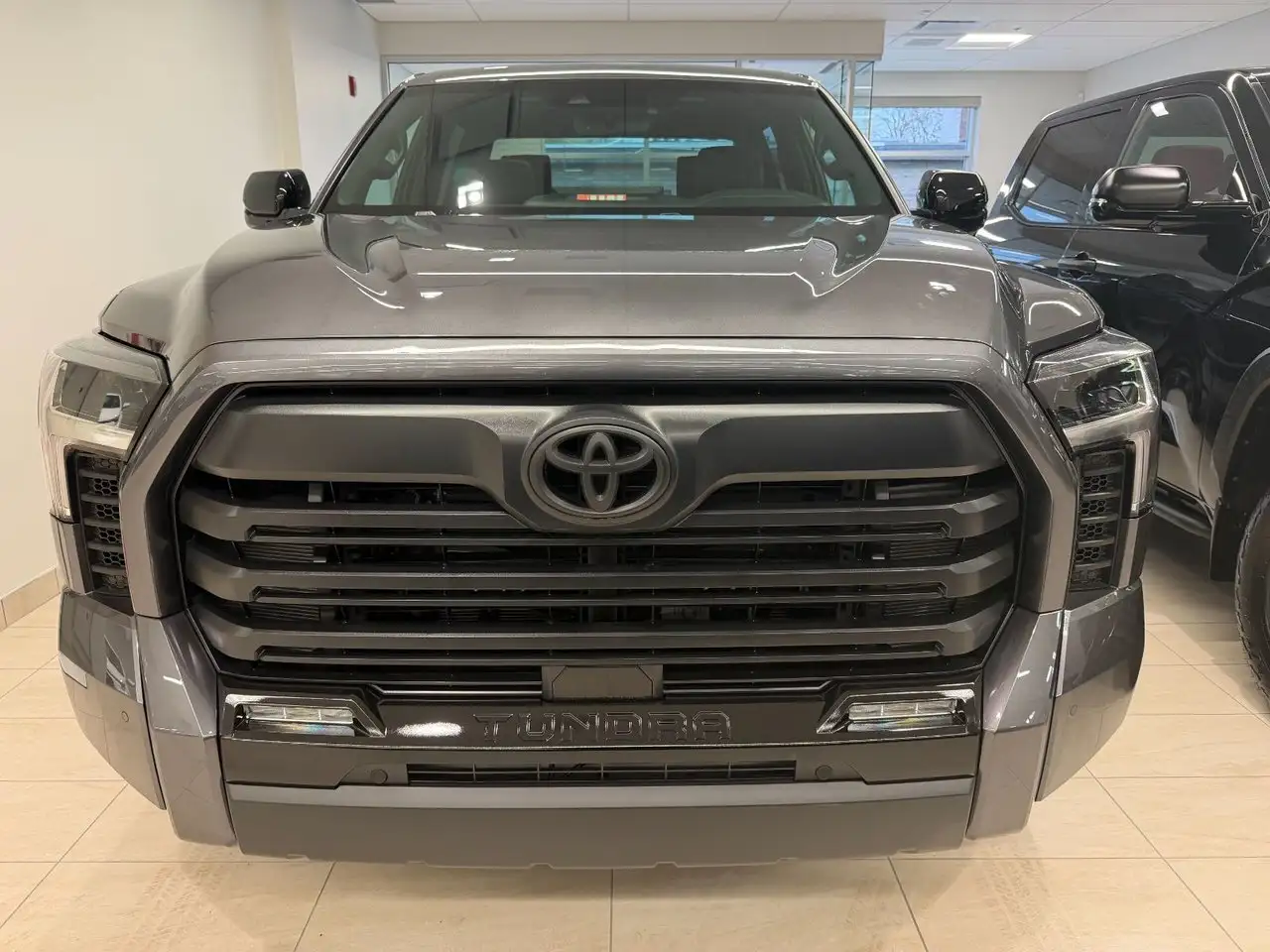 Toyota Tundra снимка Toyota Tundra