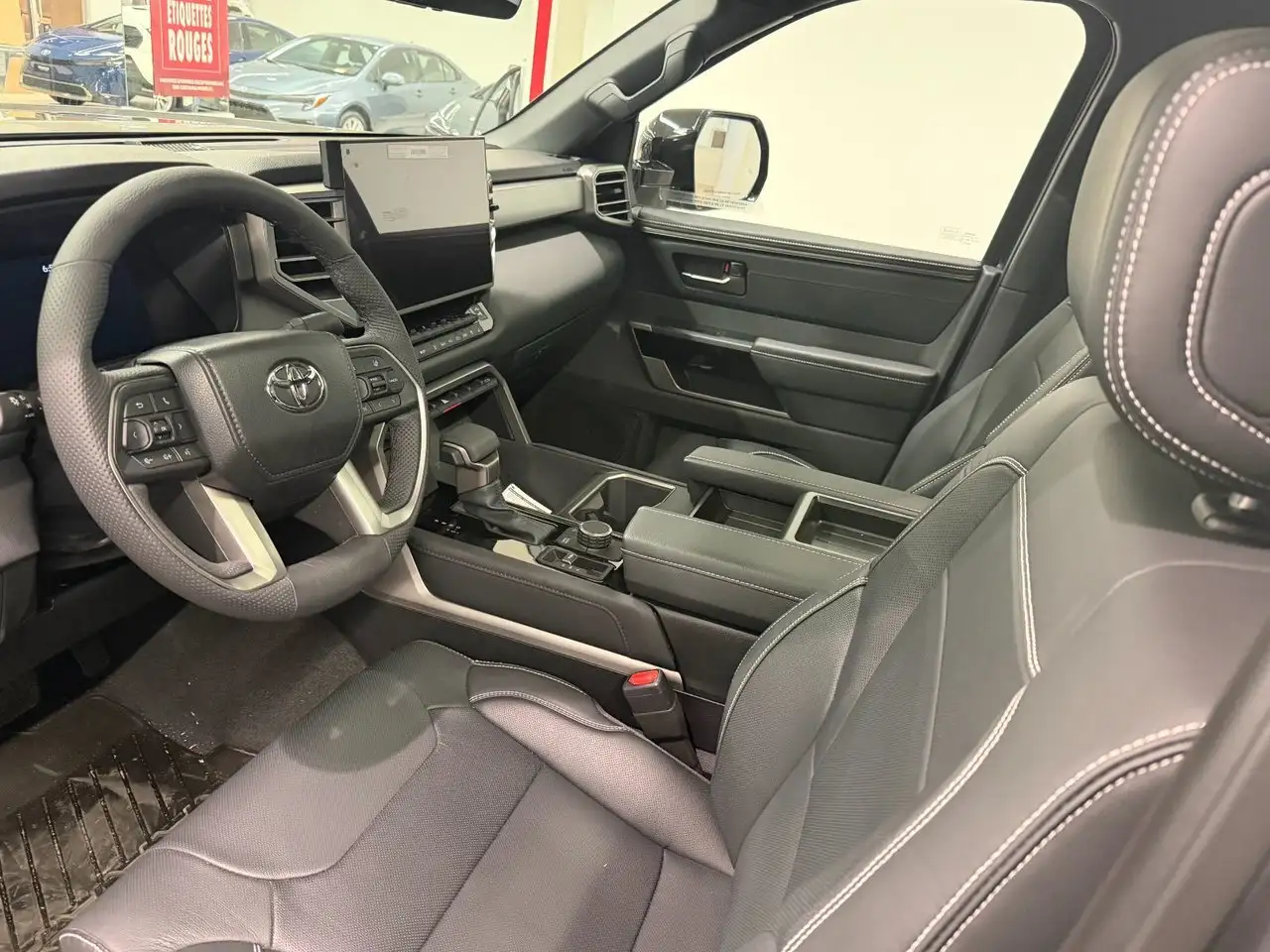 Toyota Tundra снимка Toyota Tundra