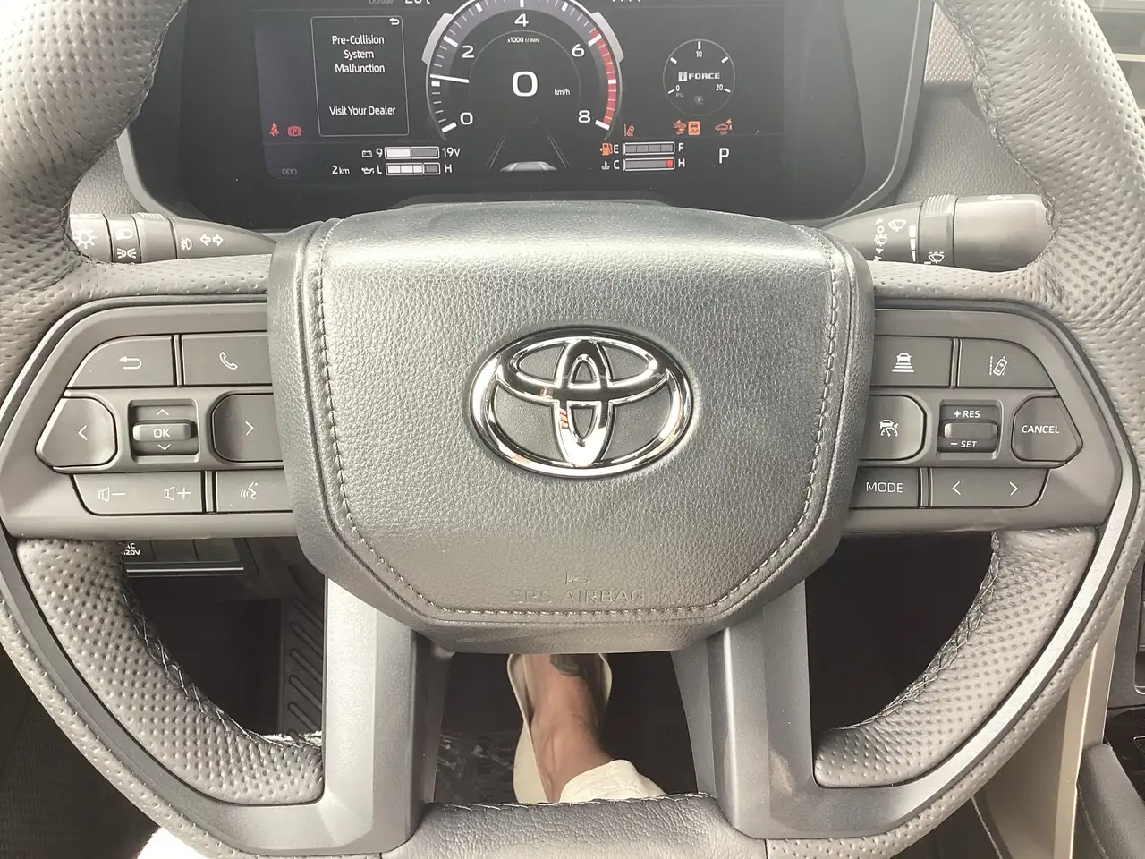 Toyota Tundra снимка Toyota Tundra