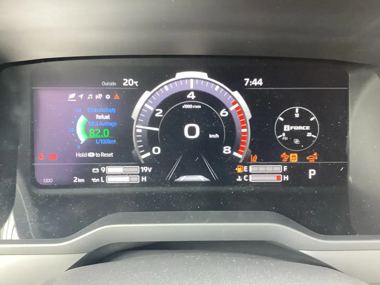 Toyota Tundra снимка Toyota Tundra