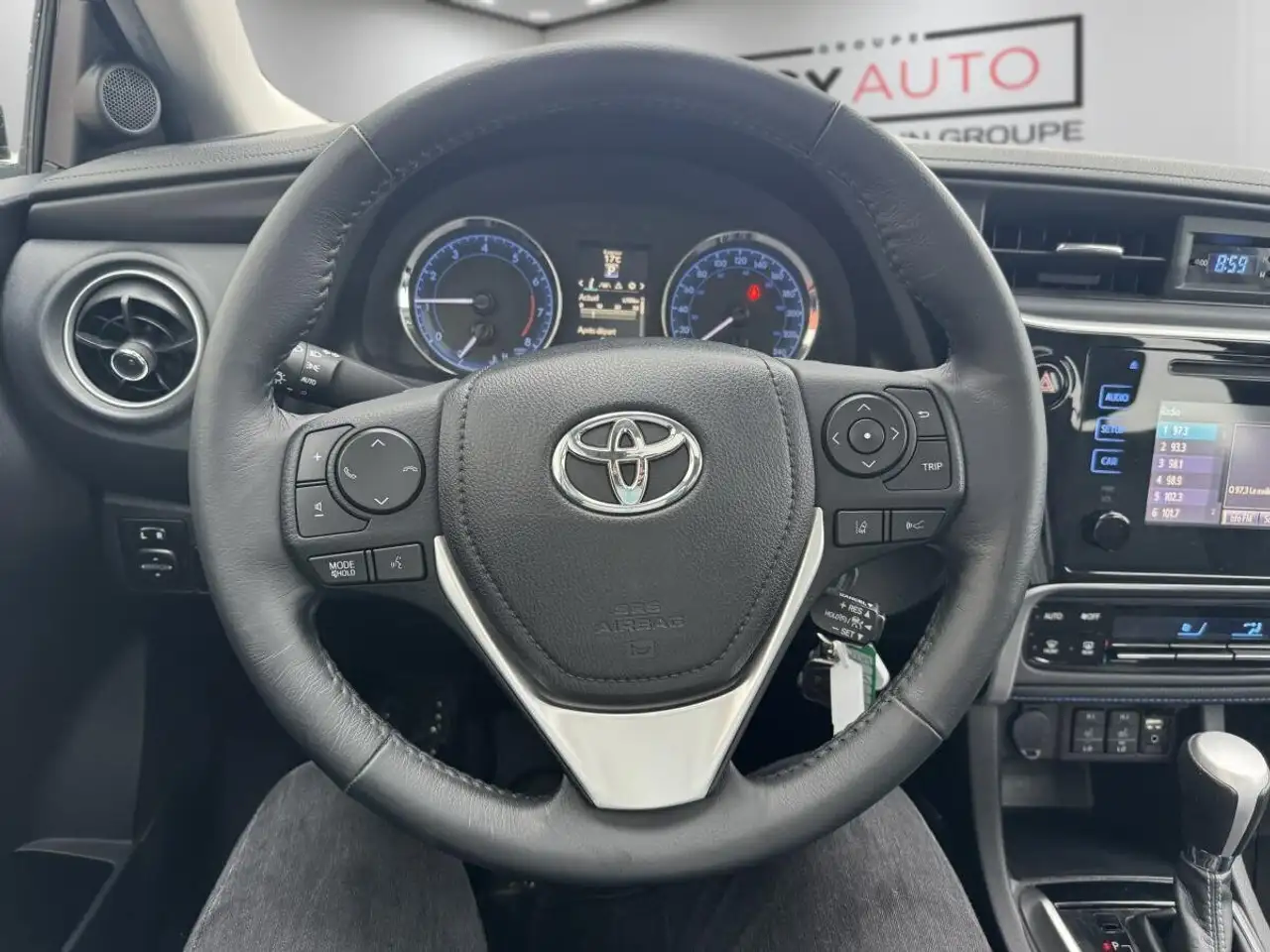 Toyota Corolla снимка Toyota Corolla
