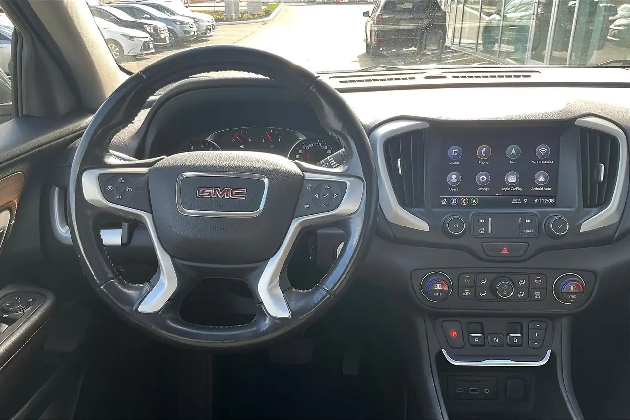 GMC Terrain photo GMC Terrain