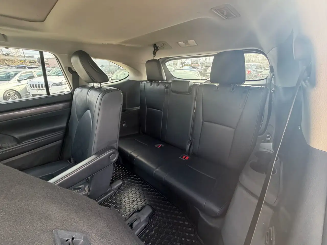 Toyota Highlander снимка Toyota Highlander