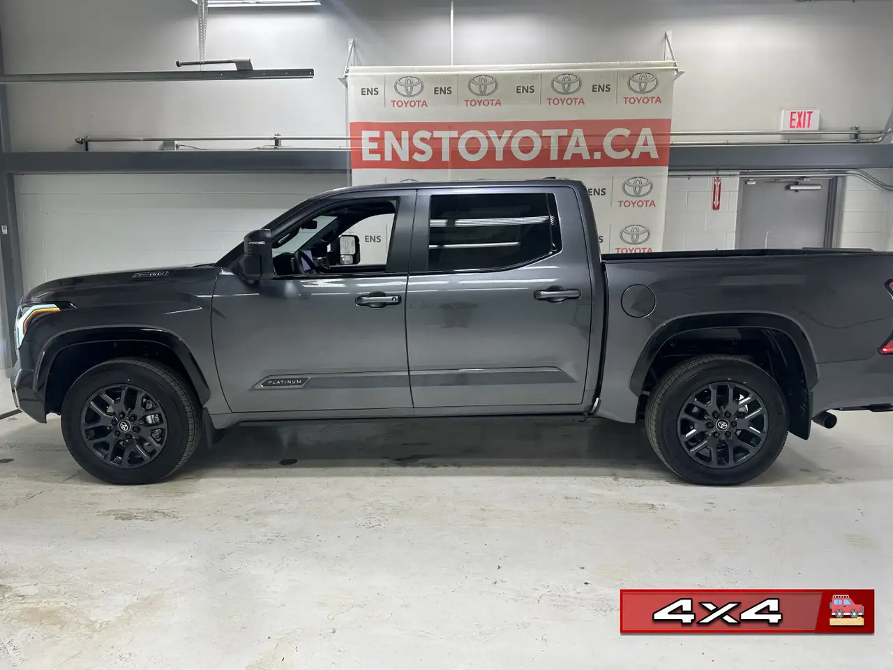 Toyota Tundra снимка Toyota Tundra