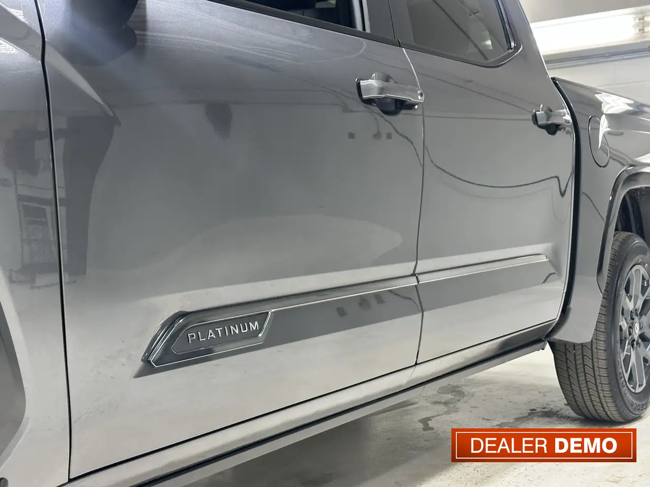 Toyota Tundra снимка Toyota Tundra
