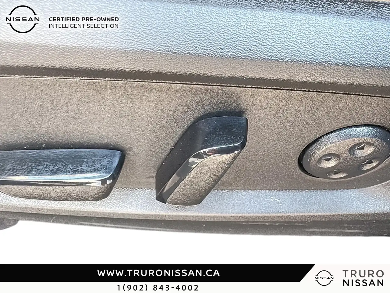 Nissan Pathfinder снимка Nissan Pathfinder