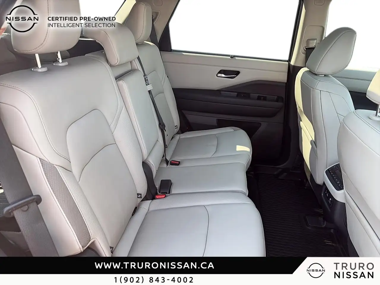 Nissan Pathfinder снимка Nissan Pathfinder