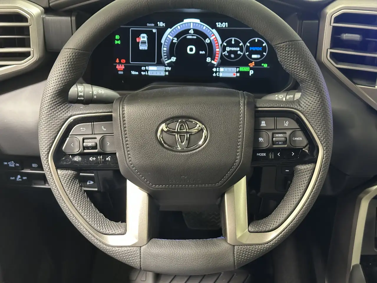 Toyota Tundra снимка Toyota Tundra