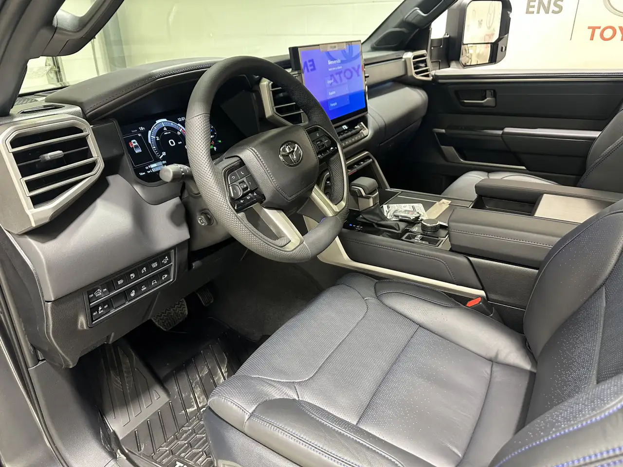 Toyota Tundra снимка Toyota Tundra