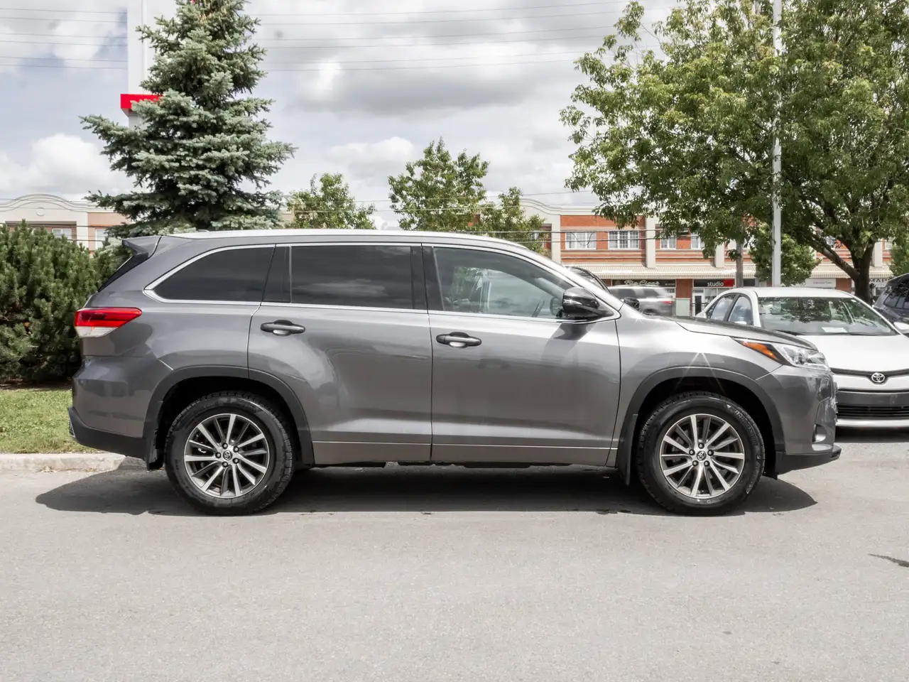 Toyota Highlander снимка Toyota Highlander