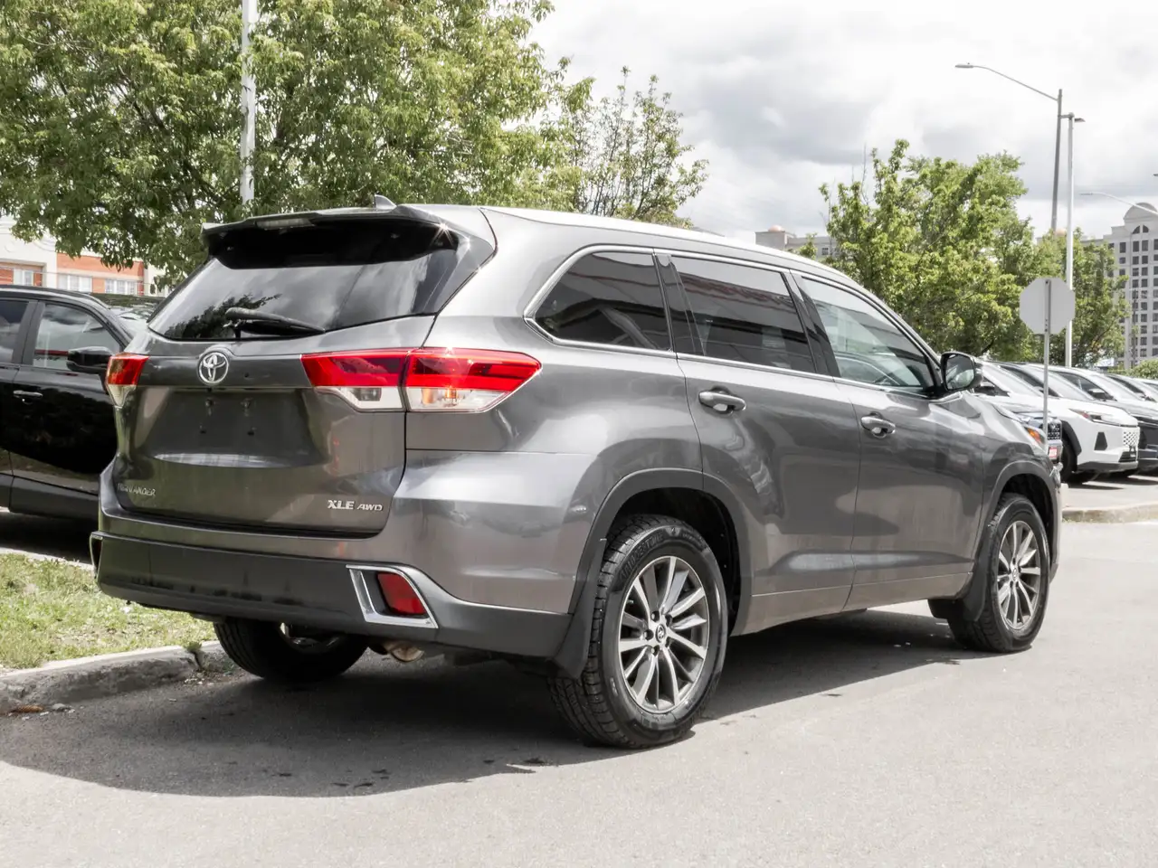 Toyota Highlander снимка Toyota Highlander