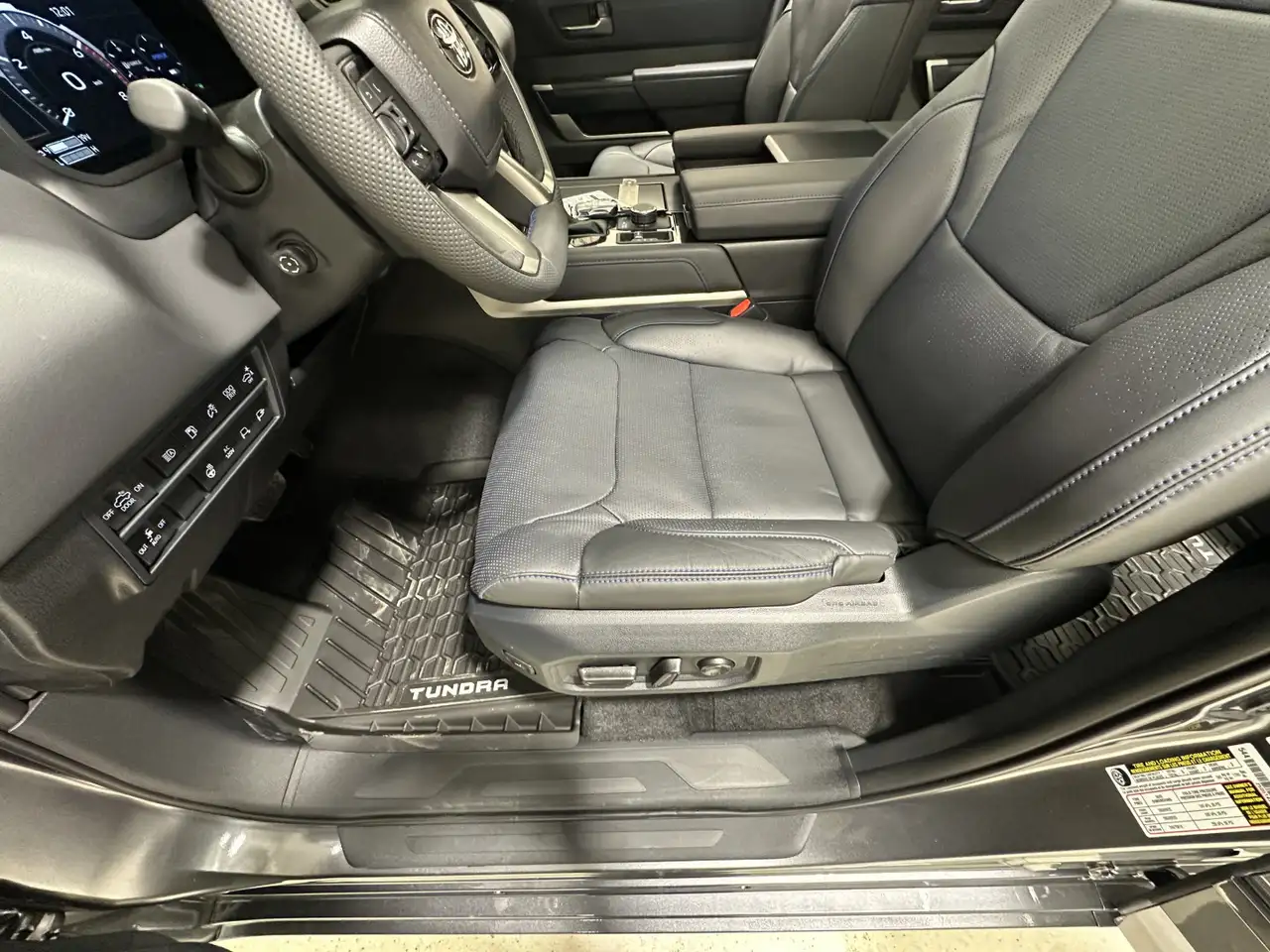 Toyota Tundra снимка Toyota Tundra