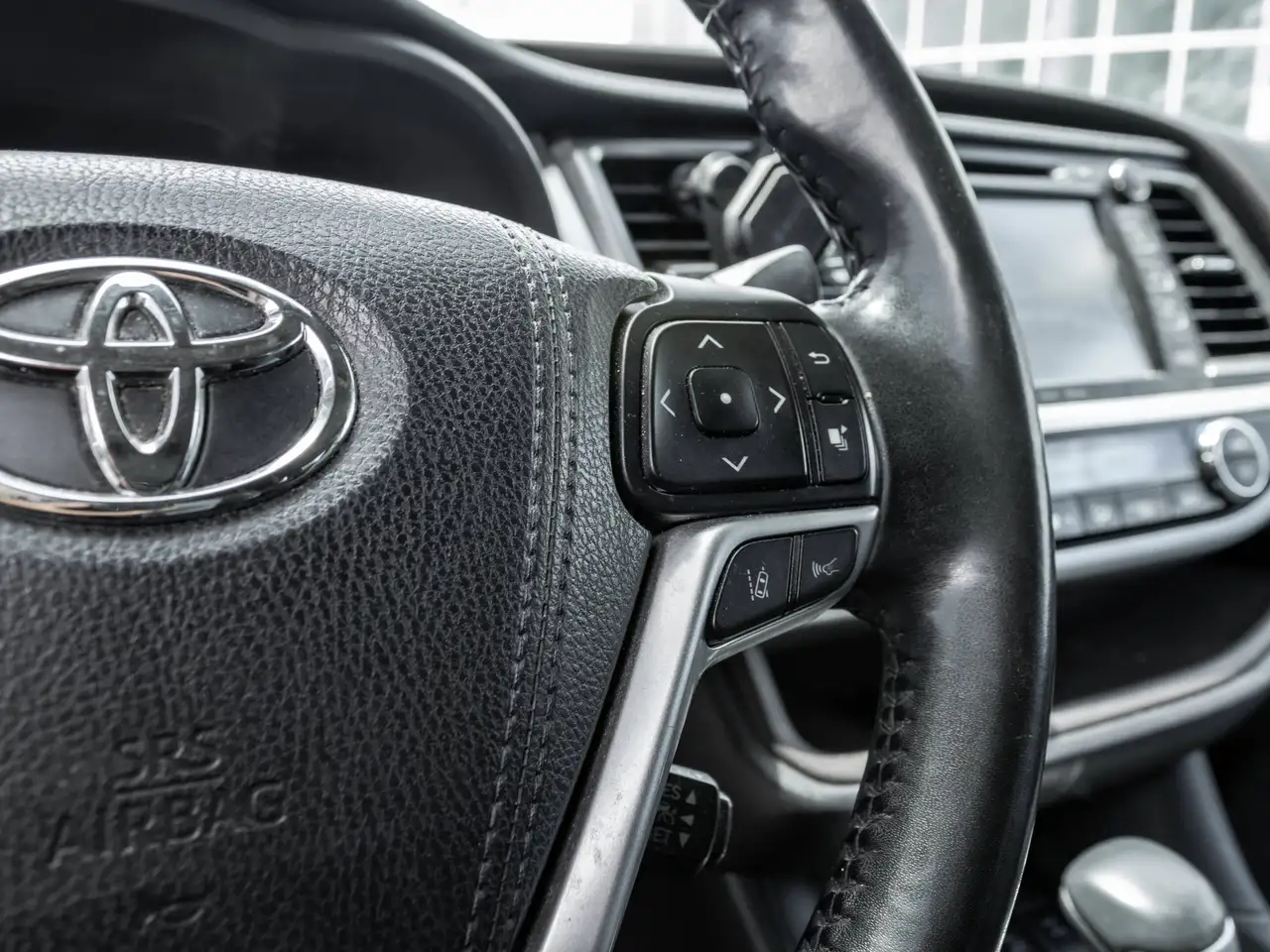 Toyota Highlander снимка Toyota Highlander