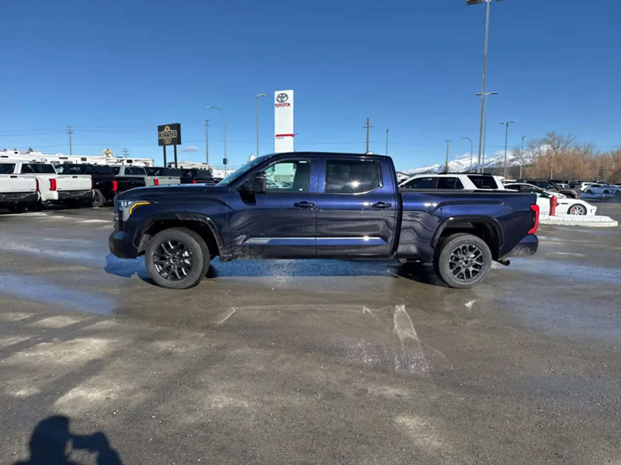 Toyota Tundra снимка Toyota Tundra