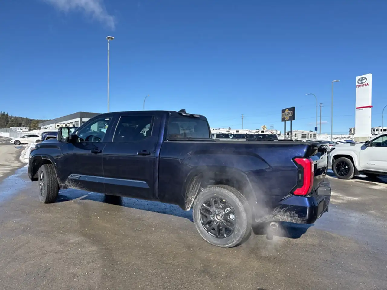Toyota Tundra снимка Toyota Tundra