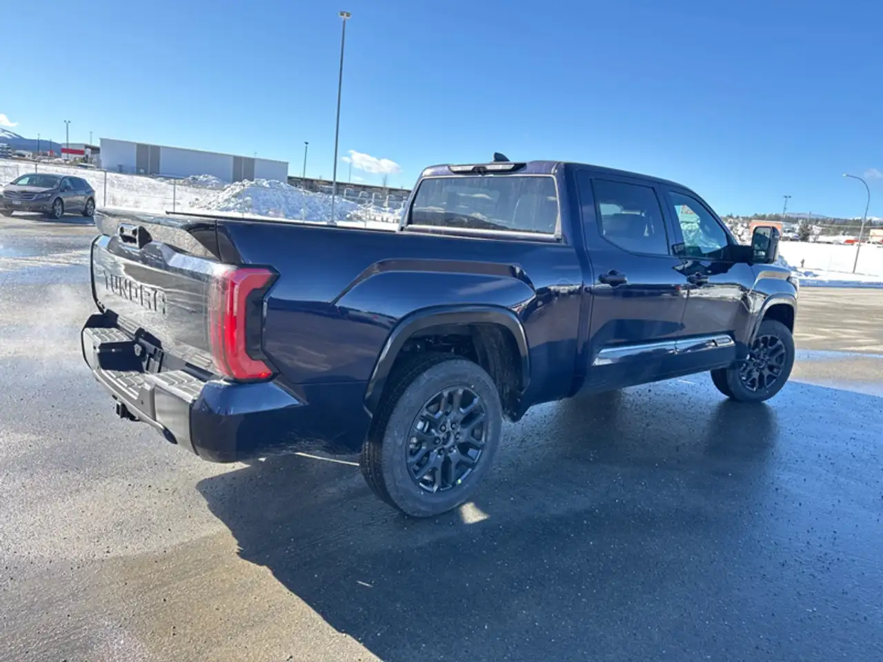 Toyota Tundra снимка Toyota Tundra