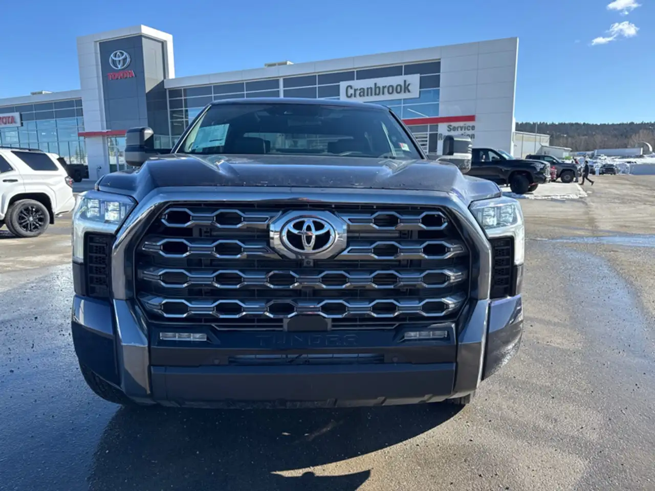 Toyota Tundra снимка Toyota Tundra