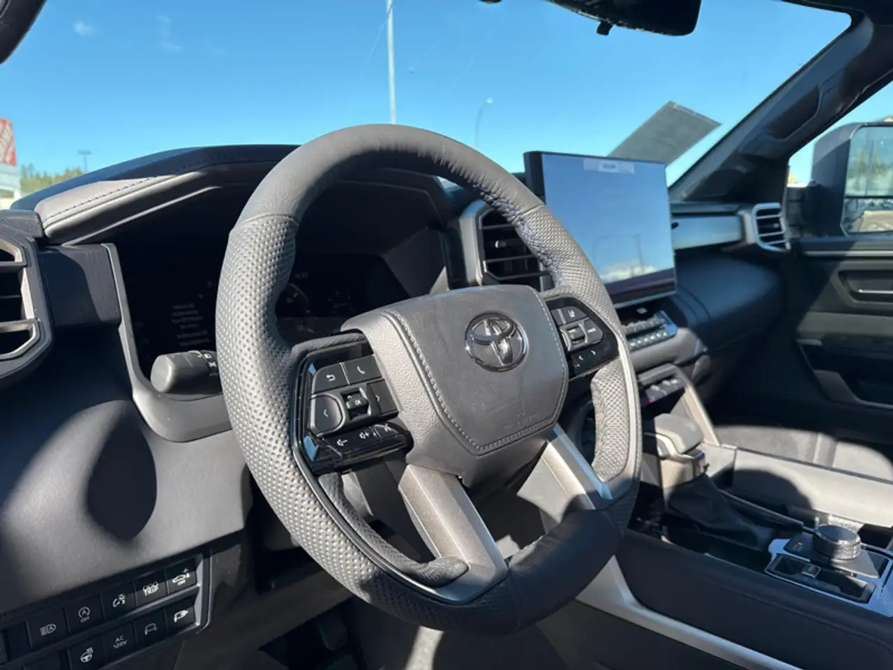 Toyota Tundra снимка Toyota Tundra